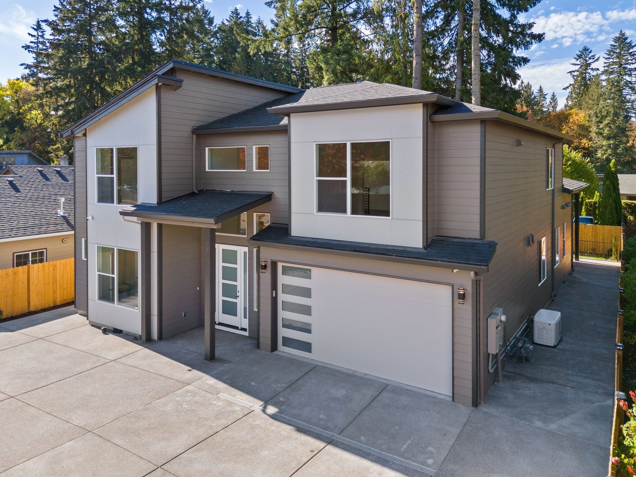 1801 SE Brookwood Ave, Hillsboro, OR for Sale
