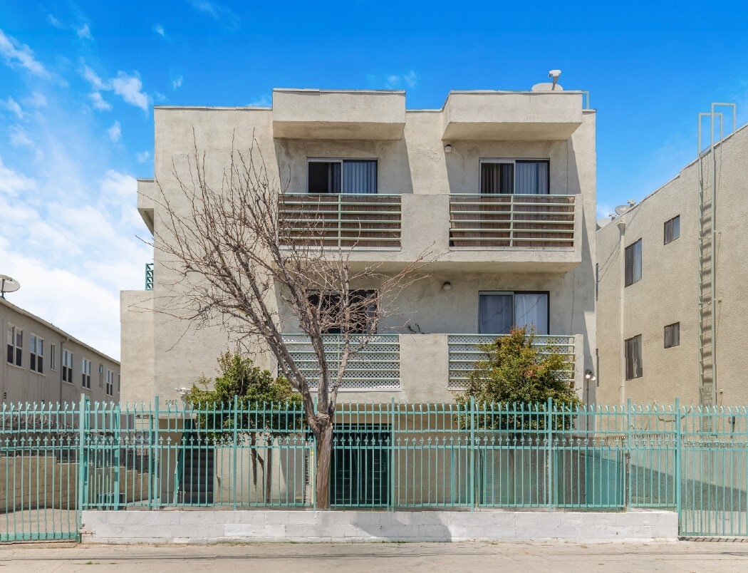 2769 San Marino St, Los Angeles, CA for Sale