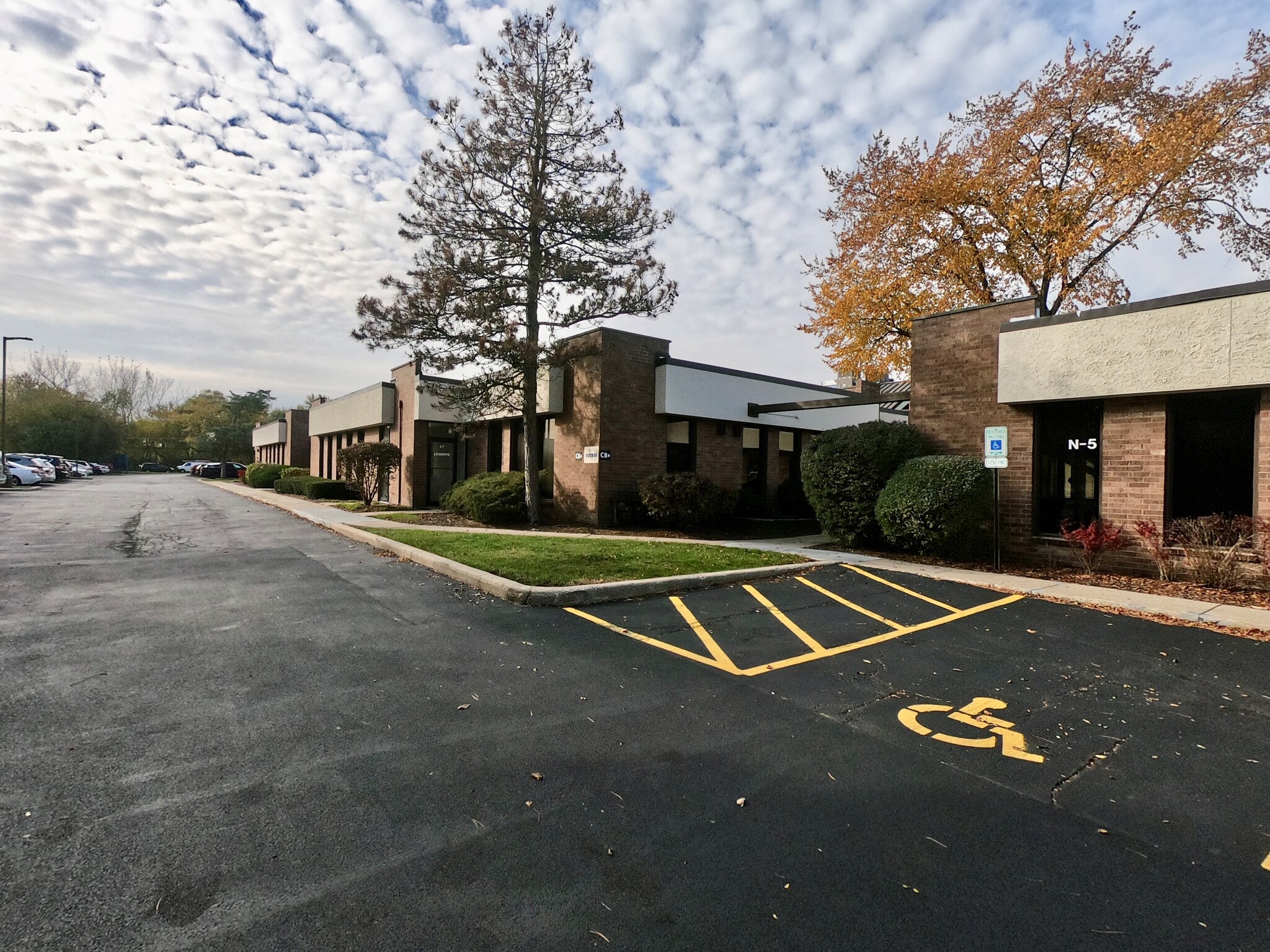 3330 Dundee Rd, Northbrook, IL for Rent