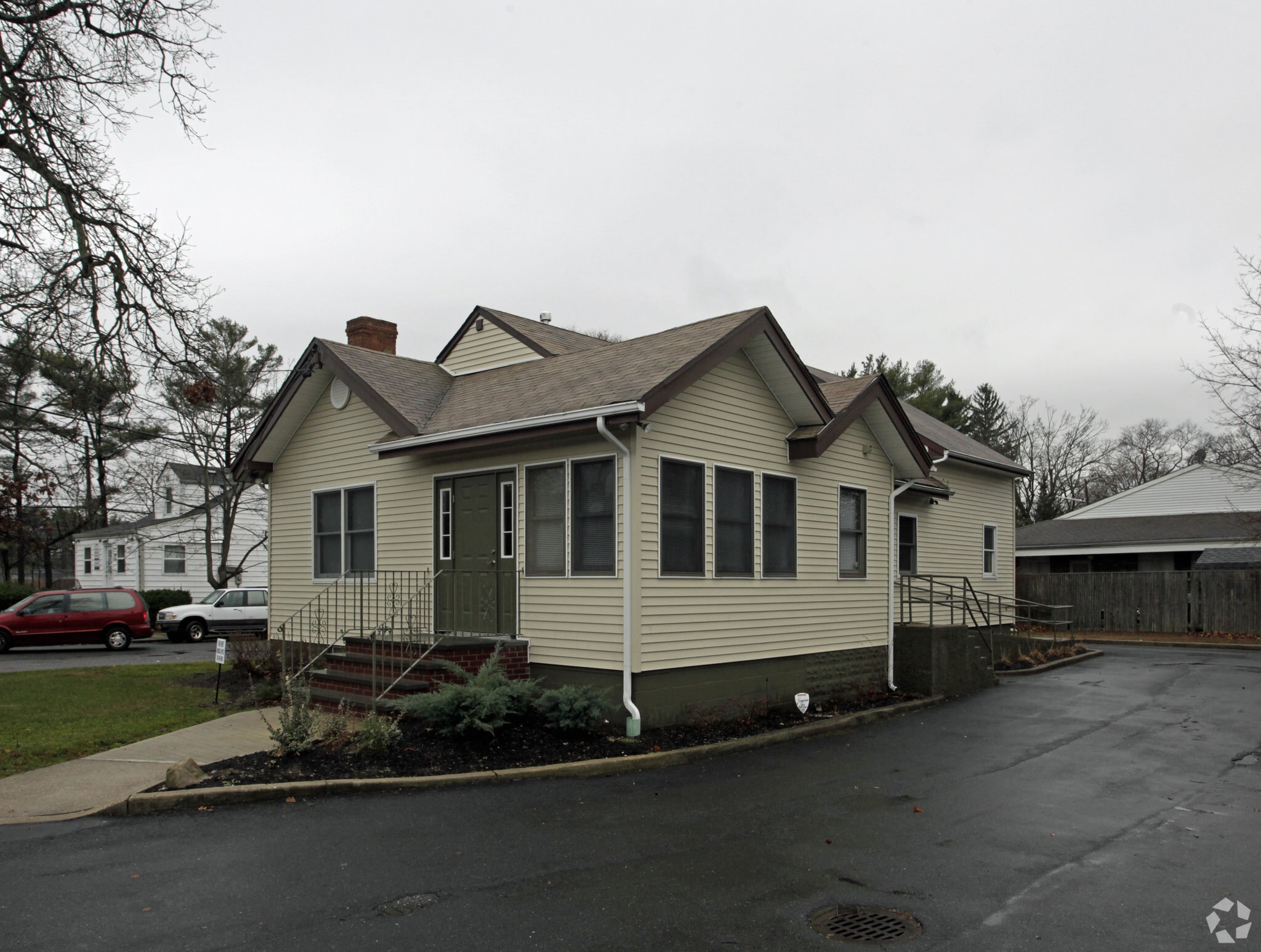 620 Suffolk Ave, Brentwood, NY for Rent
