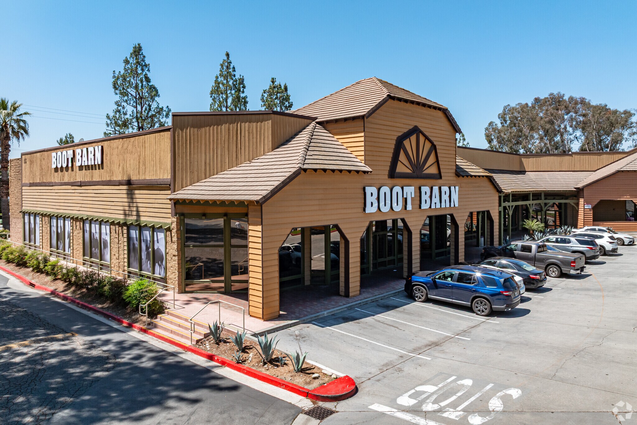 552-670 W Arrow Hwy, San Dimas, CA for Rent