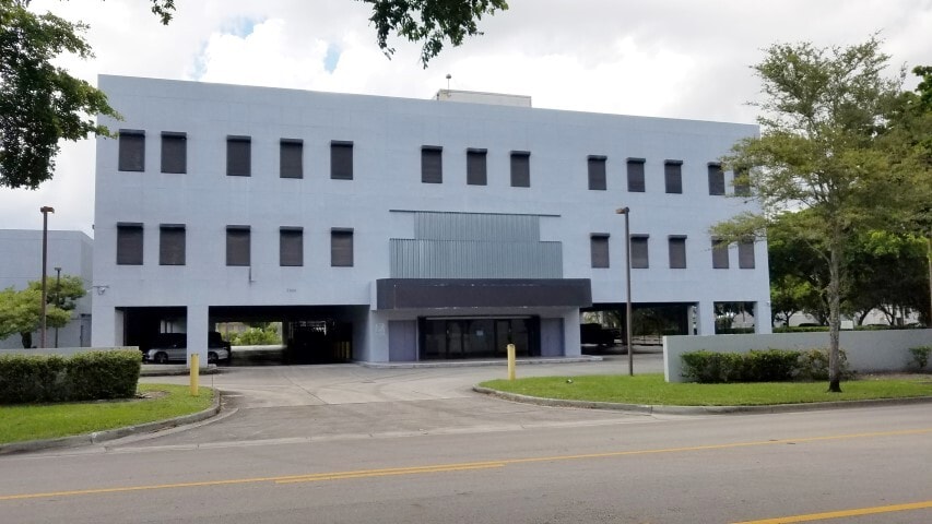 2300 NW 89th Pl, Miami, FL for Rent