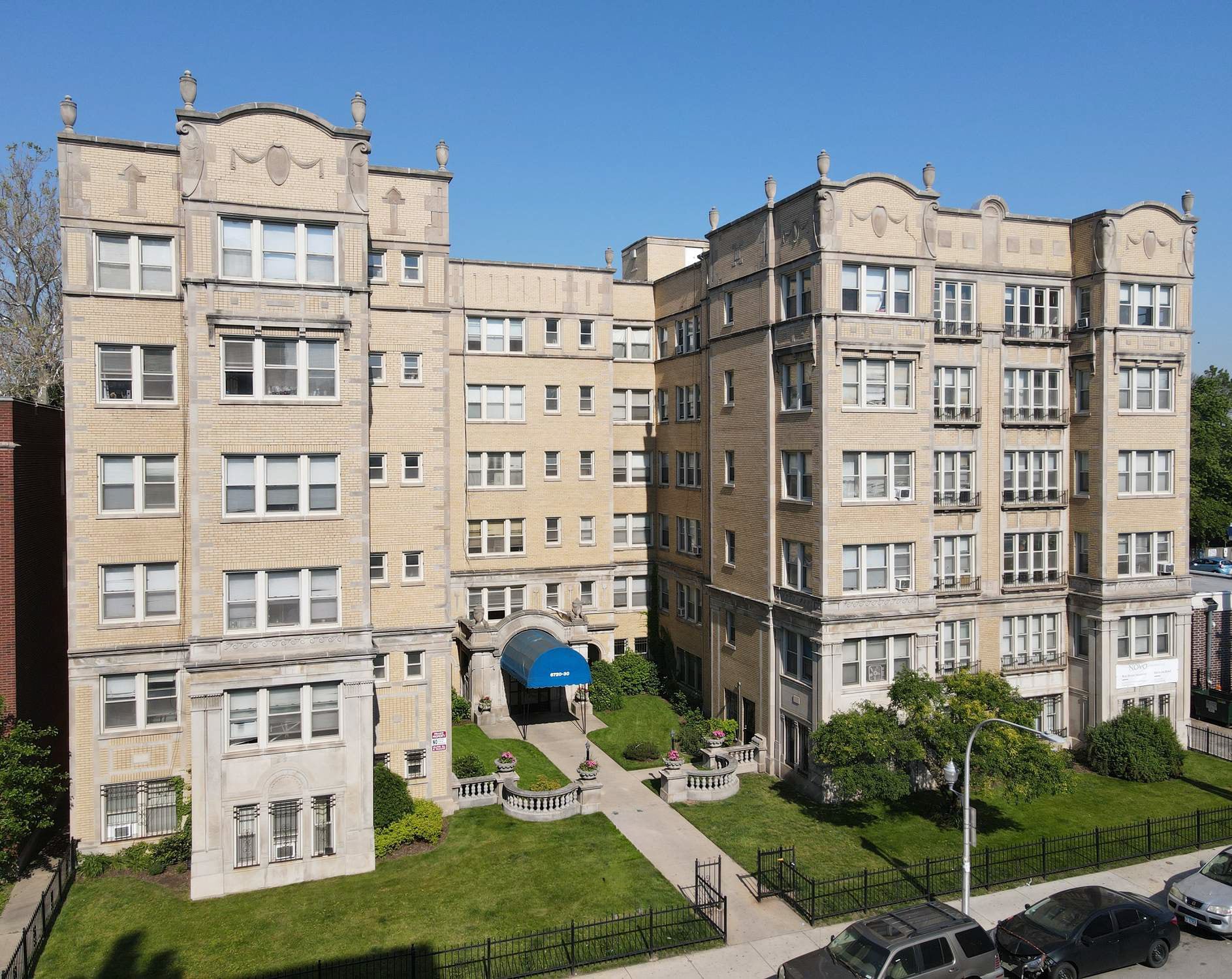 6720 S Jeffery Blvd, Chicago, IL for Sale