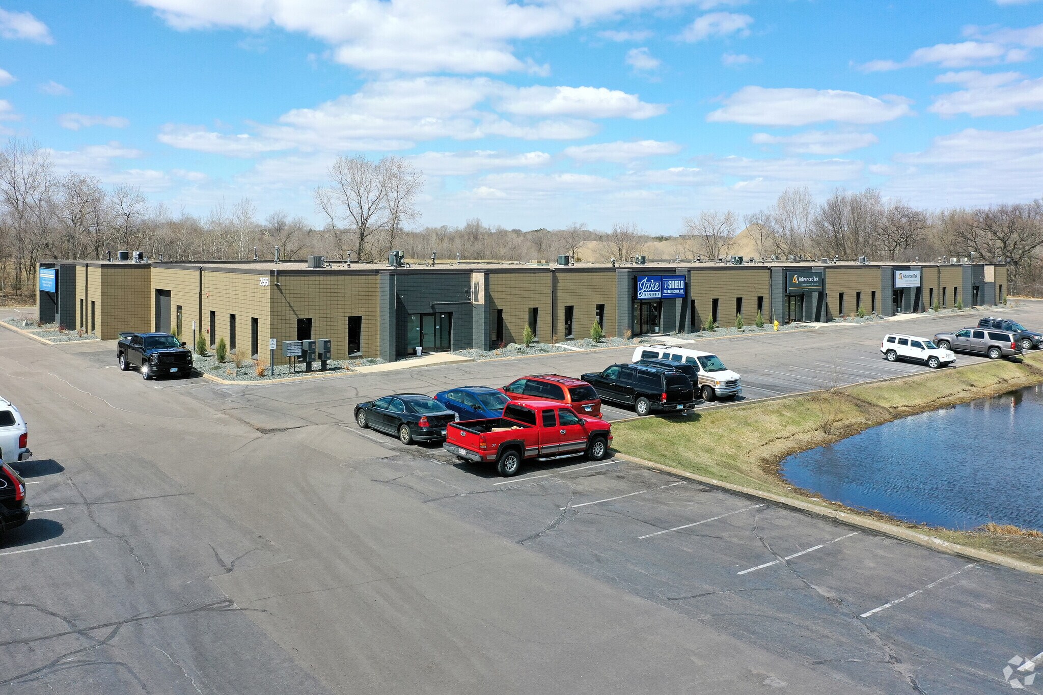255 E Roselawn Ave E Saint Paul, MN 55117 Flex Property for Lease on