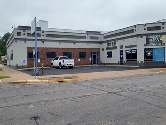 Eau Claire, WI Storefront - 705 S Barstow St