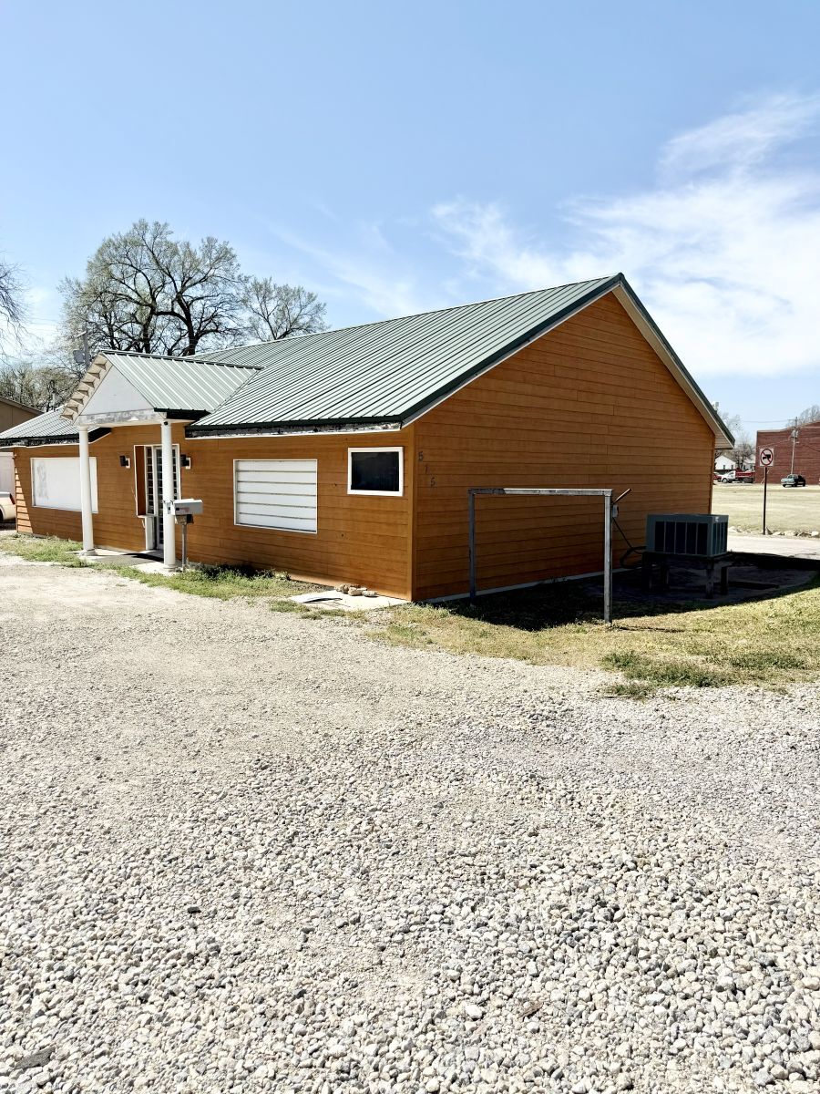 515 W Doolin Ave, Blackwell, OK for Sale