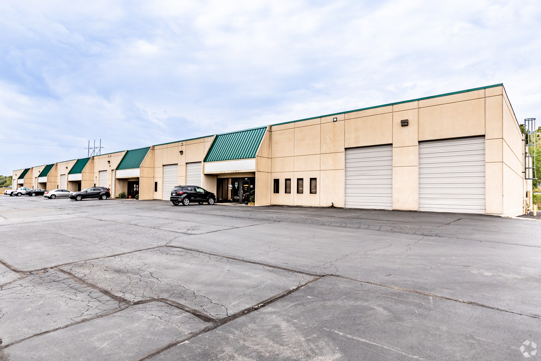 600-638 NW Platte Valley Dr, Riverside, MO for Rent