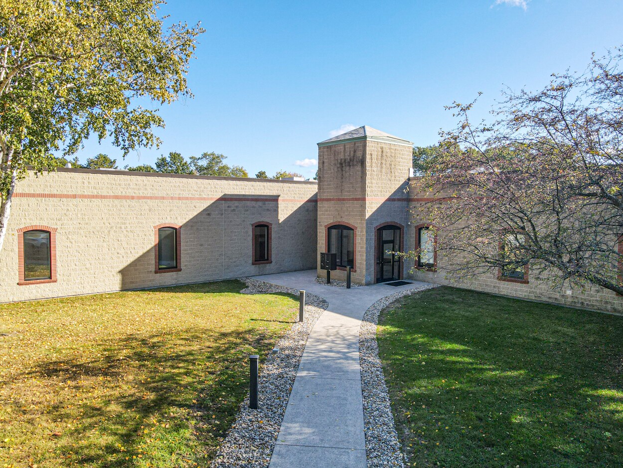 14 Blackstone Valley Pl, Lincoln, RI for Rent