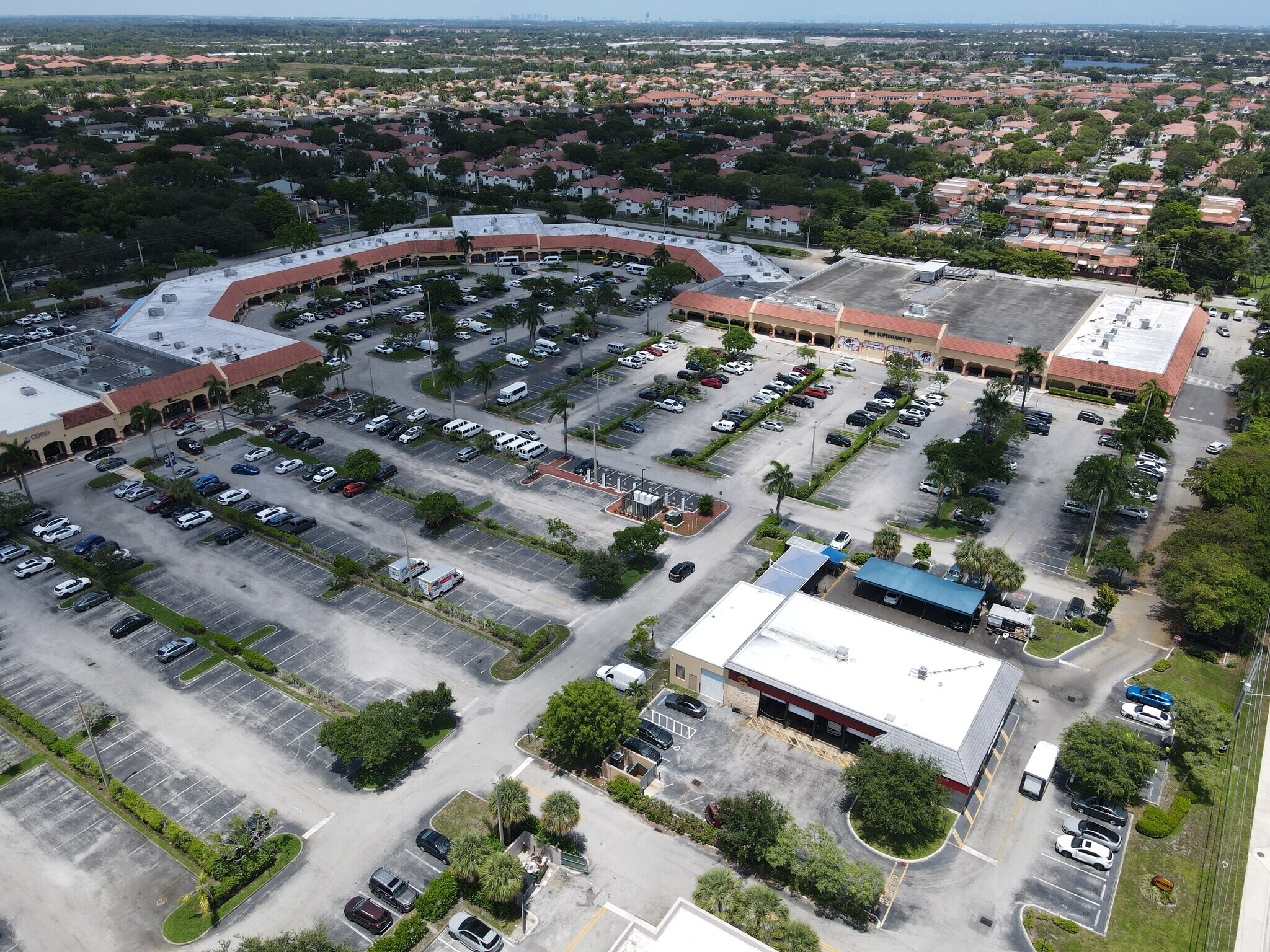 12315-12389 Pembroke Rd, Pembroke Pines, FL for Rent