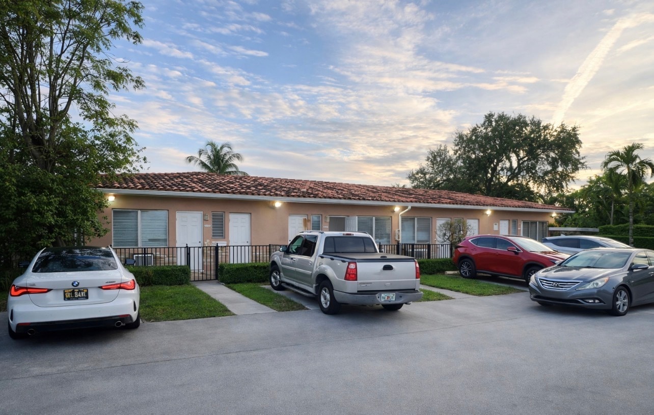 3080 1 St, Miami, FL for Sale
