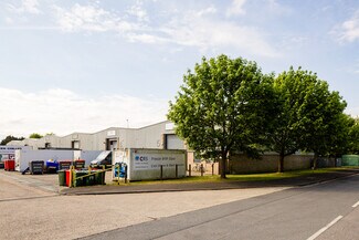Greenford, LND Industrial - Fairway Dr