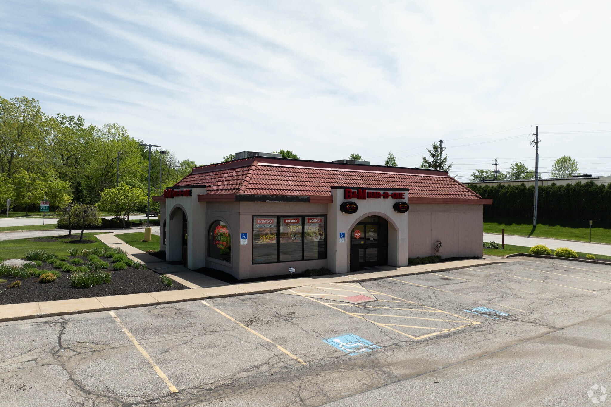 23120-23290 Broadway Ave, Oakwood Village, OH for Rent