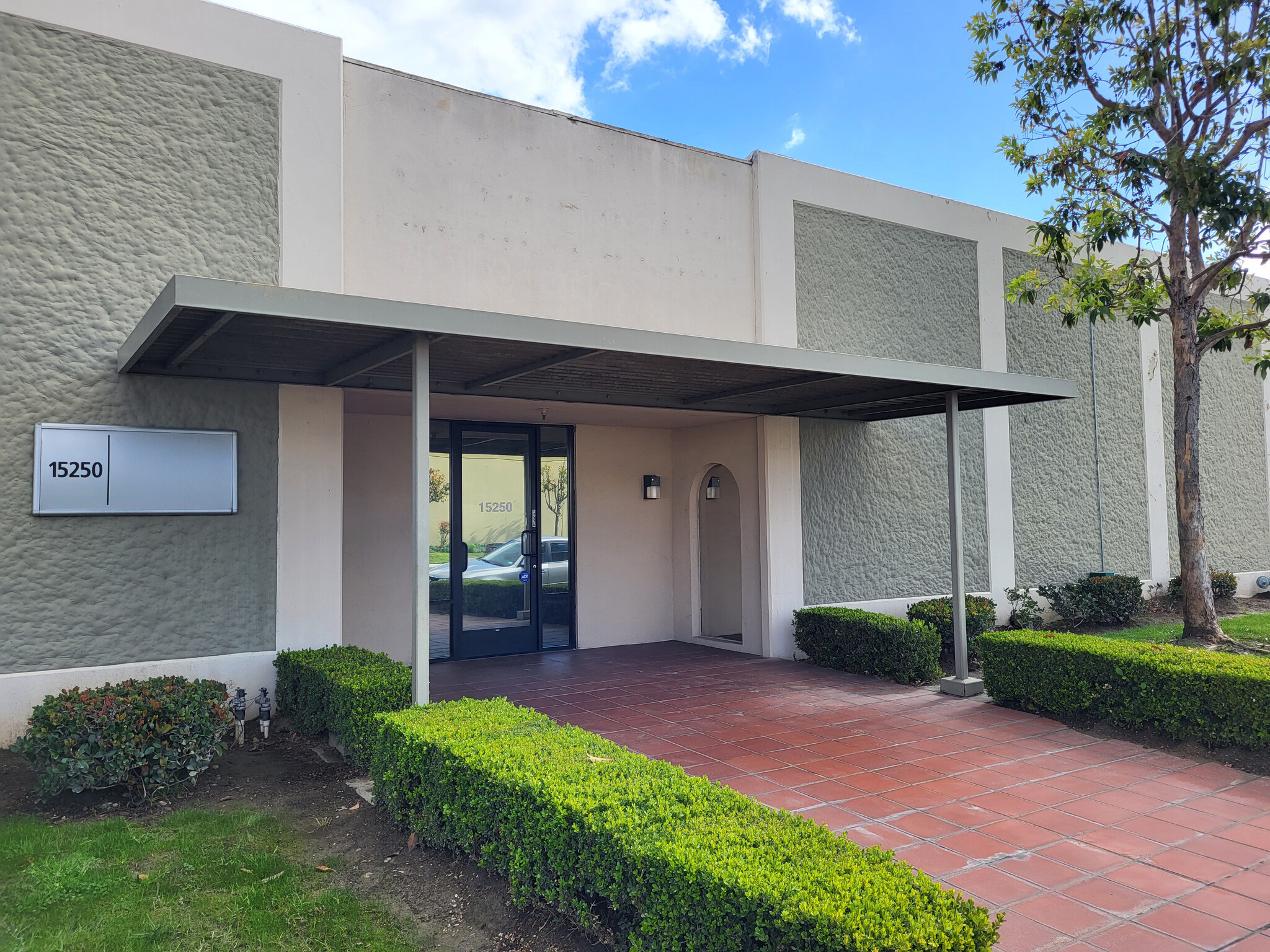 15220-15250 Texaco Ave, Paramount, CA for Rent