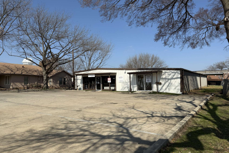 203 E Worth St, Grapevine, TX for Rent