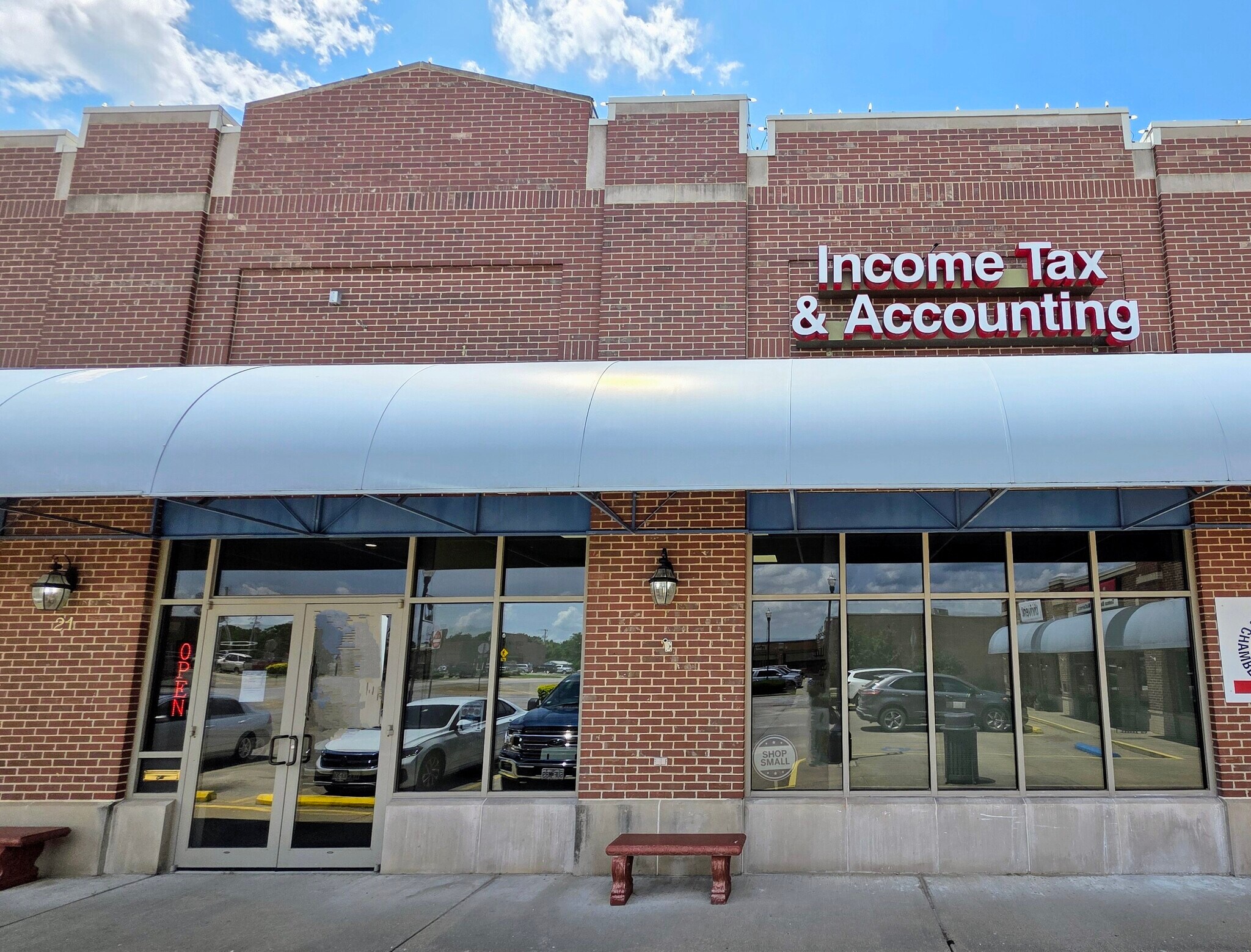 21 Public Sq, Stockton, MO for Sale