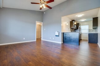 Inglewood, CA Apartments - 435 W Regent St