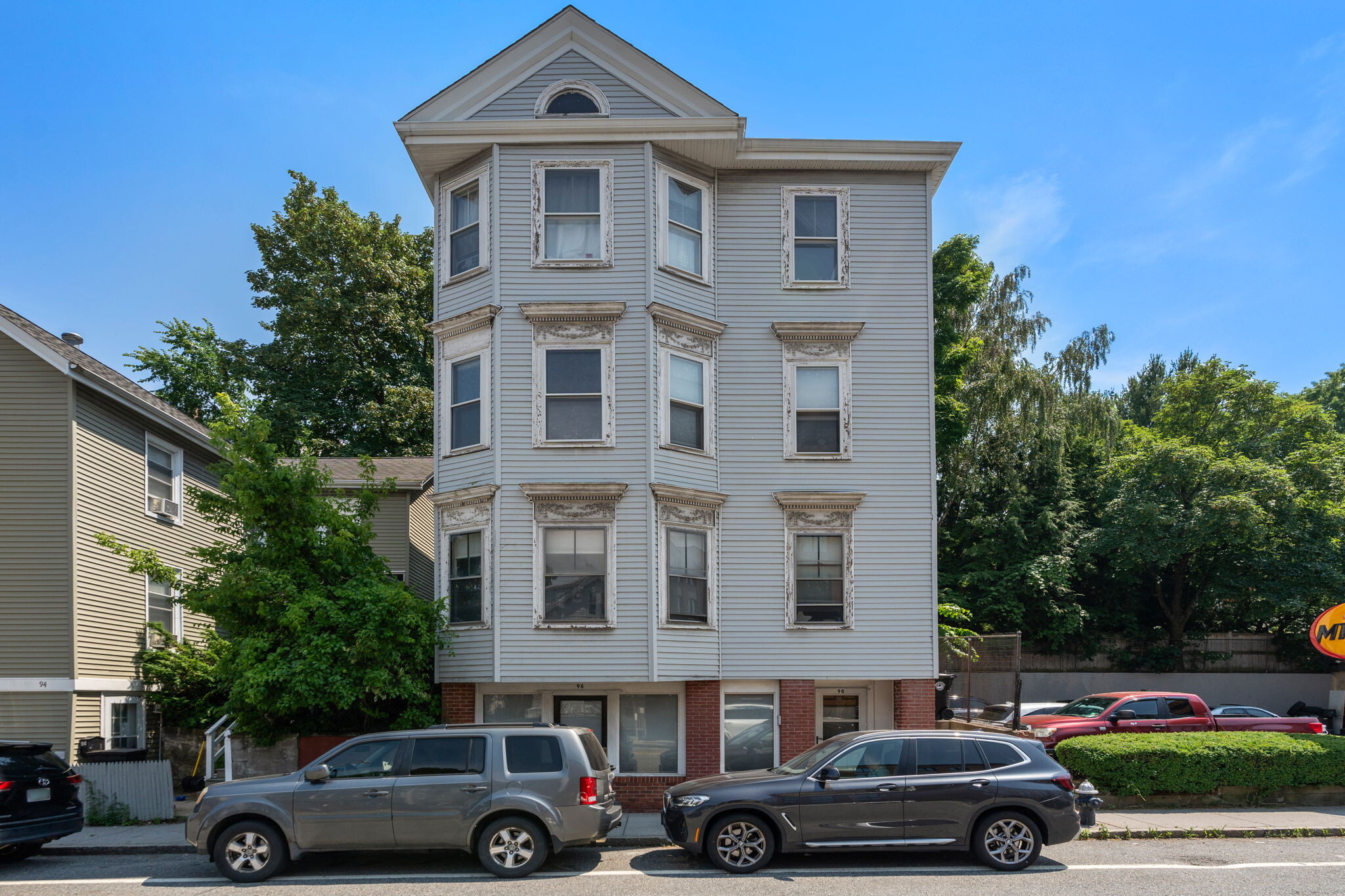 96-98 Boylston St, Brookline, MA for Sale