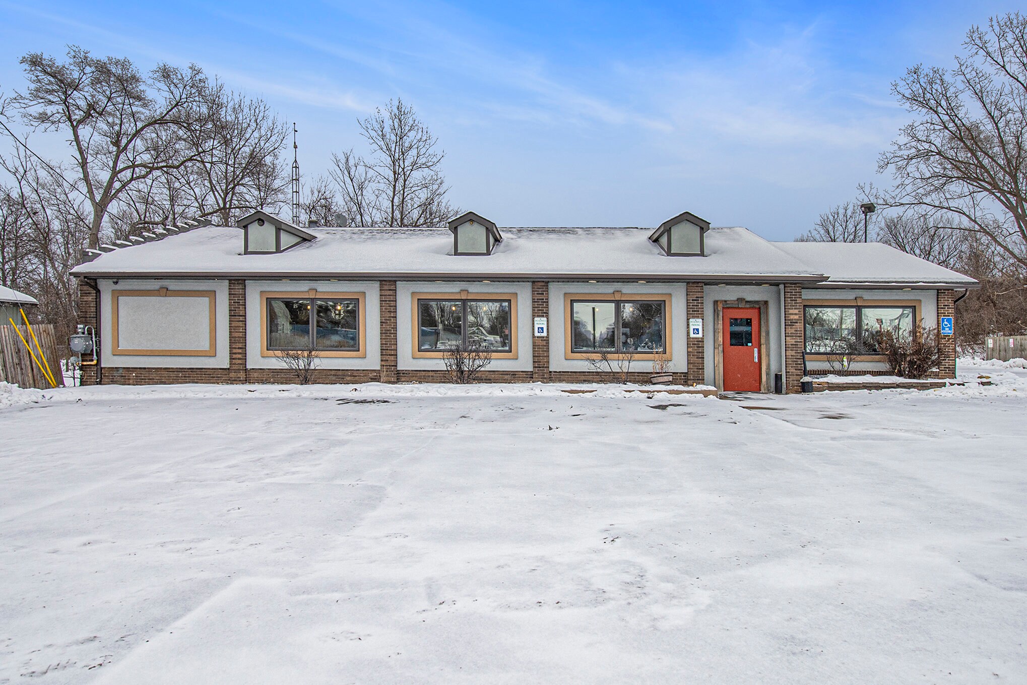 5153 Fenton Rd, Flint, MI for Sale