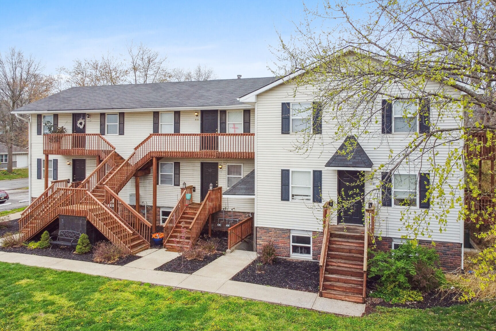 300 SW Glendana St Lees Summit, MO 64081 MultiFamily Property for