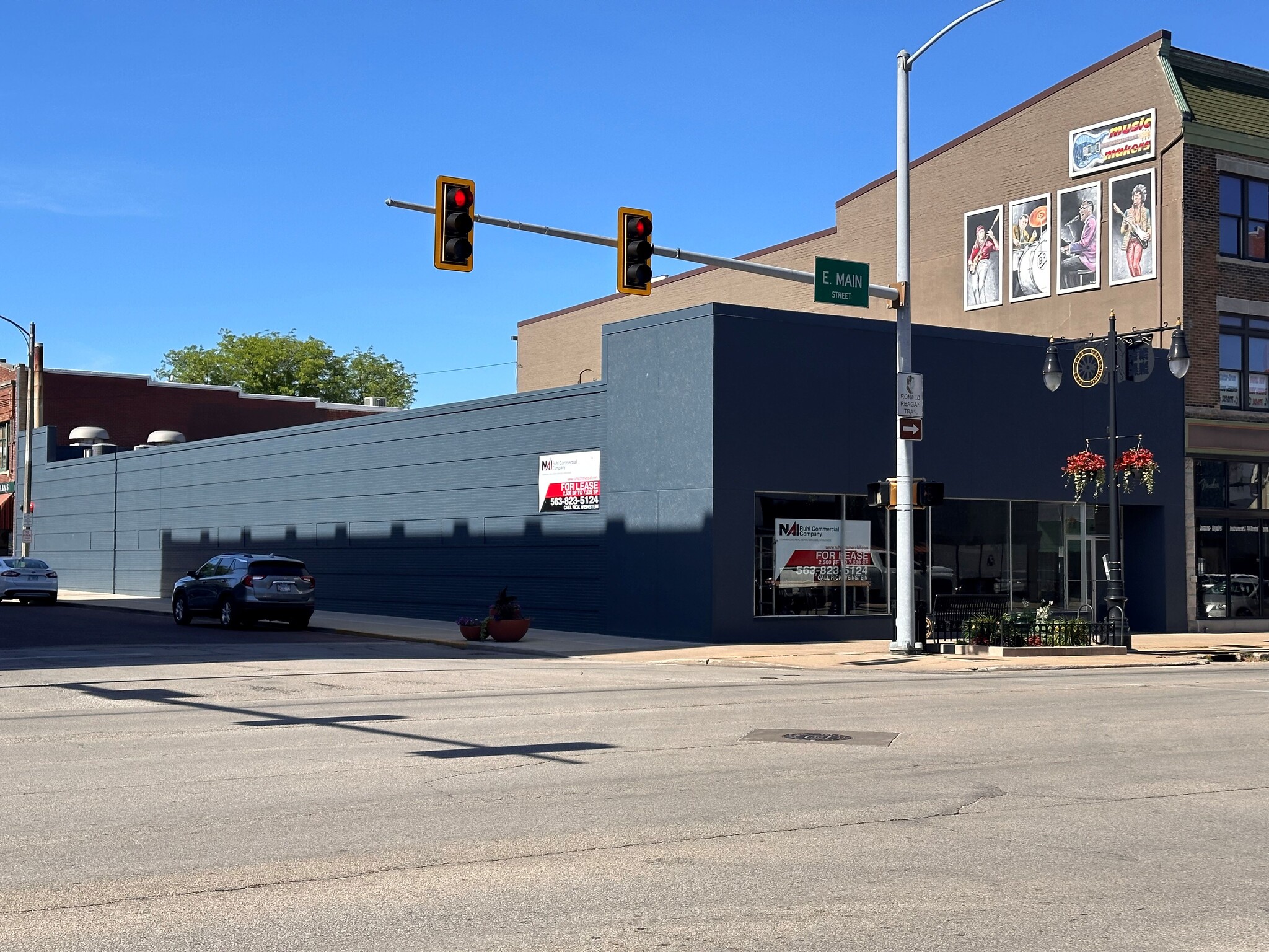 354 E Main St, Galesburg, IL for Rent