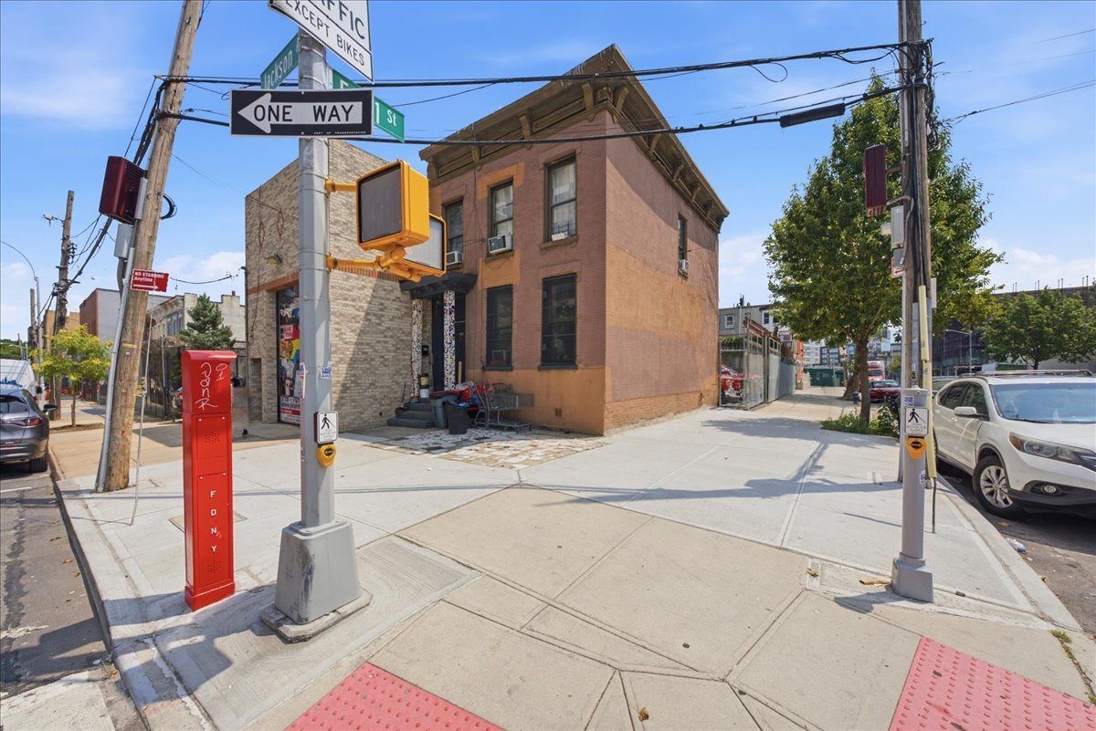 320 Jackson Ave, Bronx, NY for Sale