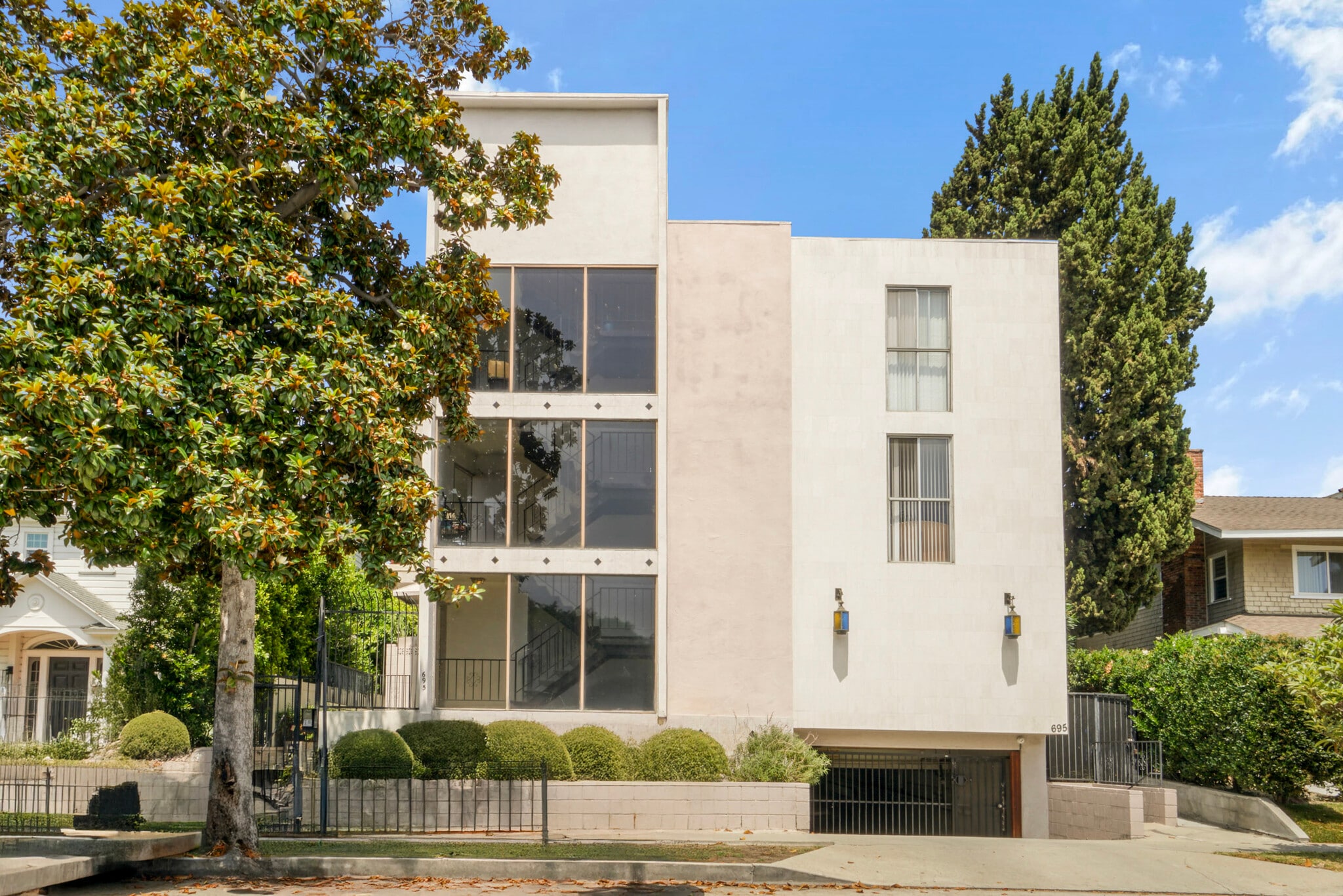 695 S Norton Ave, Los Angeles, CA for Sale