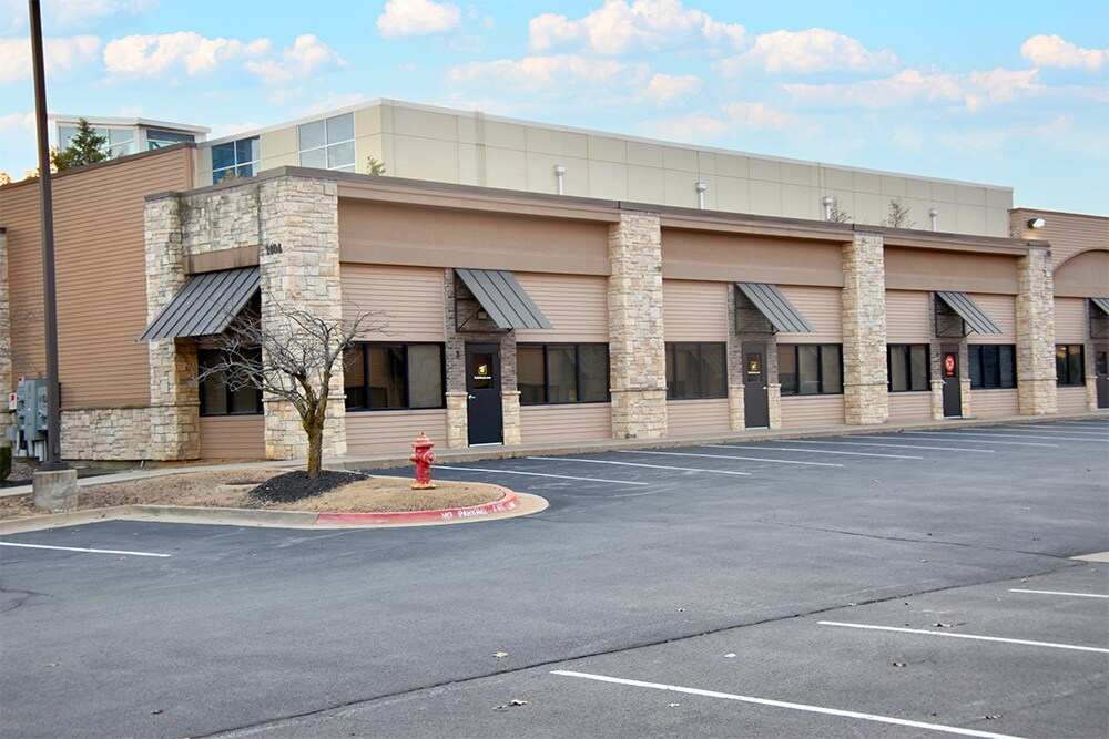 1404 E Central Ave, Bentonville, AR for Rent