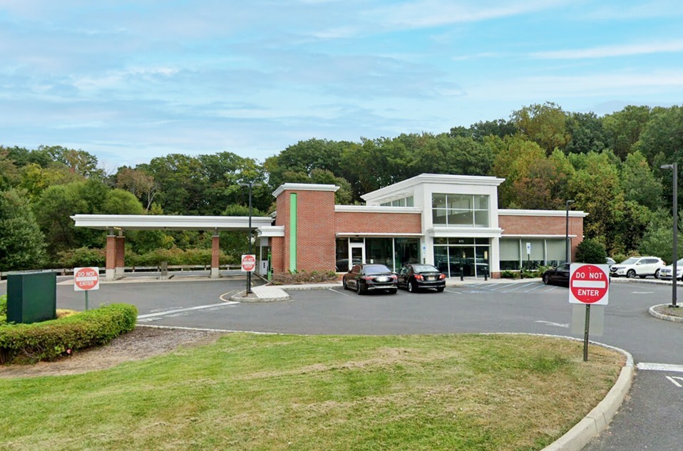 670 Laurel Ave, Holmdel, NJ for Sale