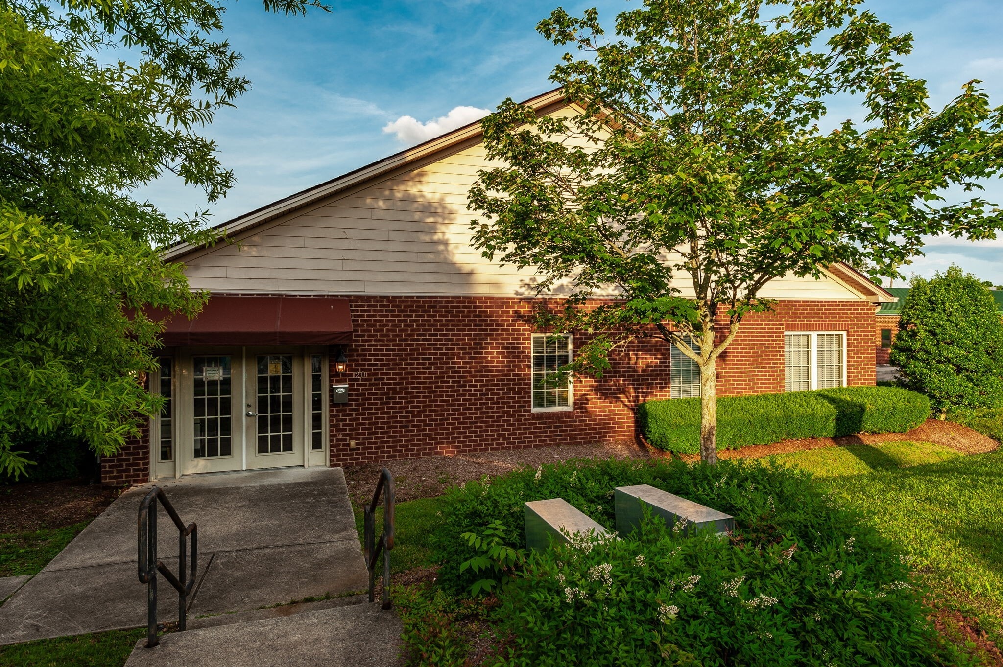 20 Executive Park Dr, Hendersonville, TN for Sale