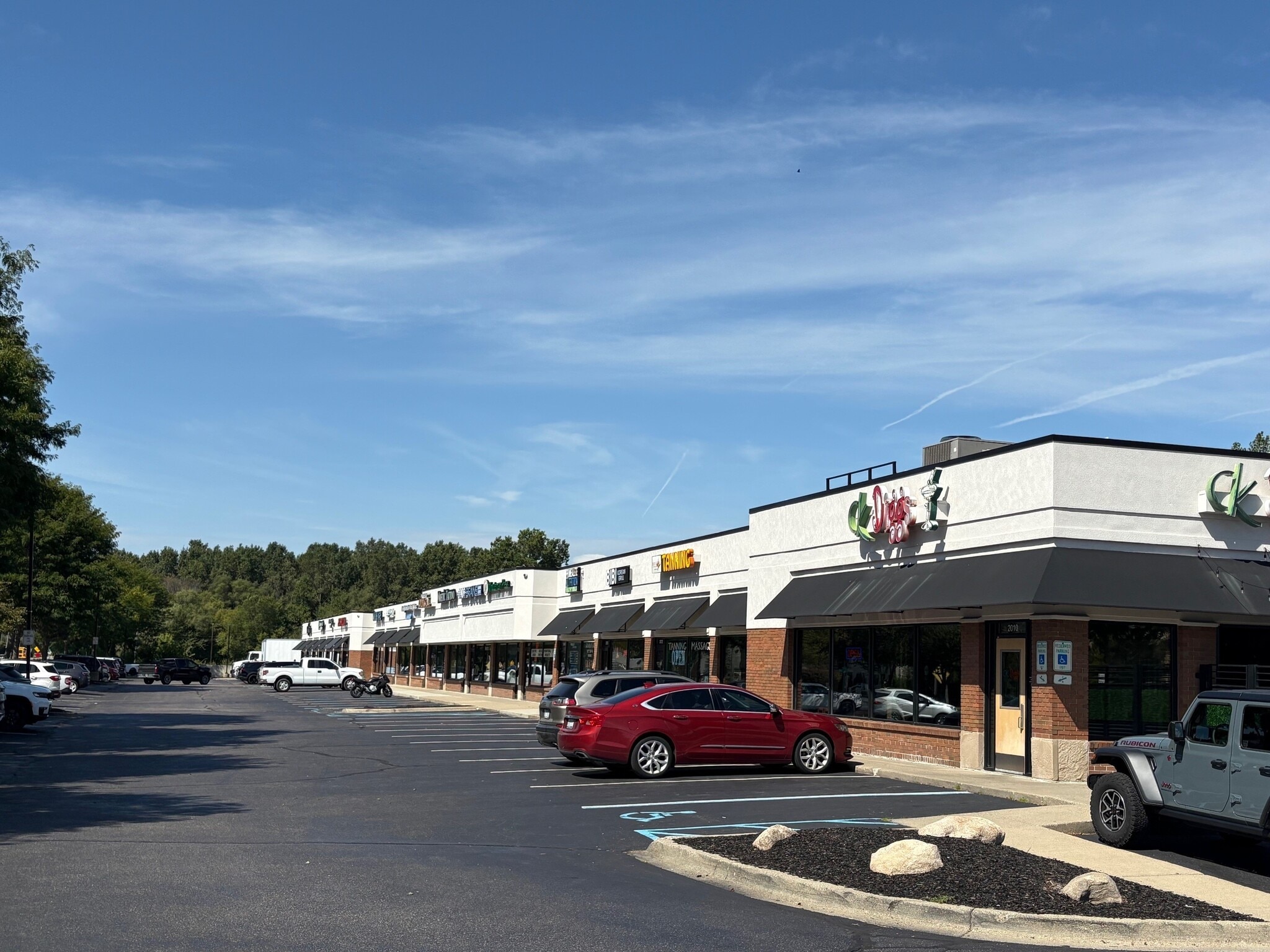 2010-2118 W Auburn Rd, Rochester Hills, MI for Rent