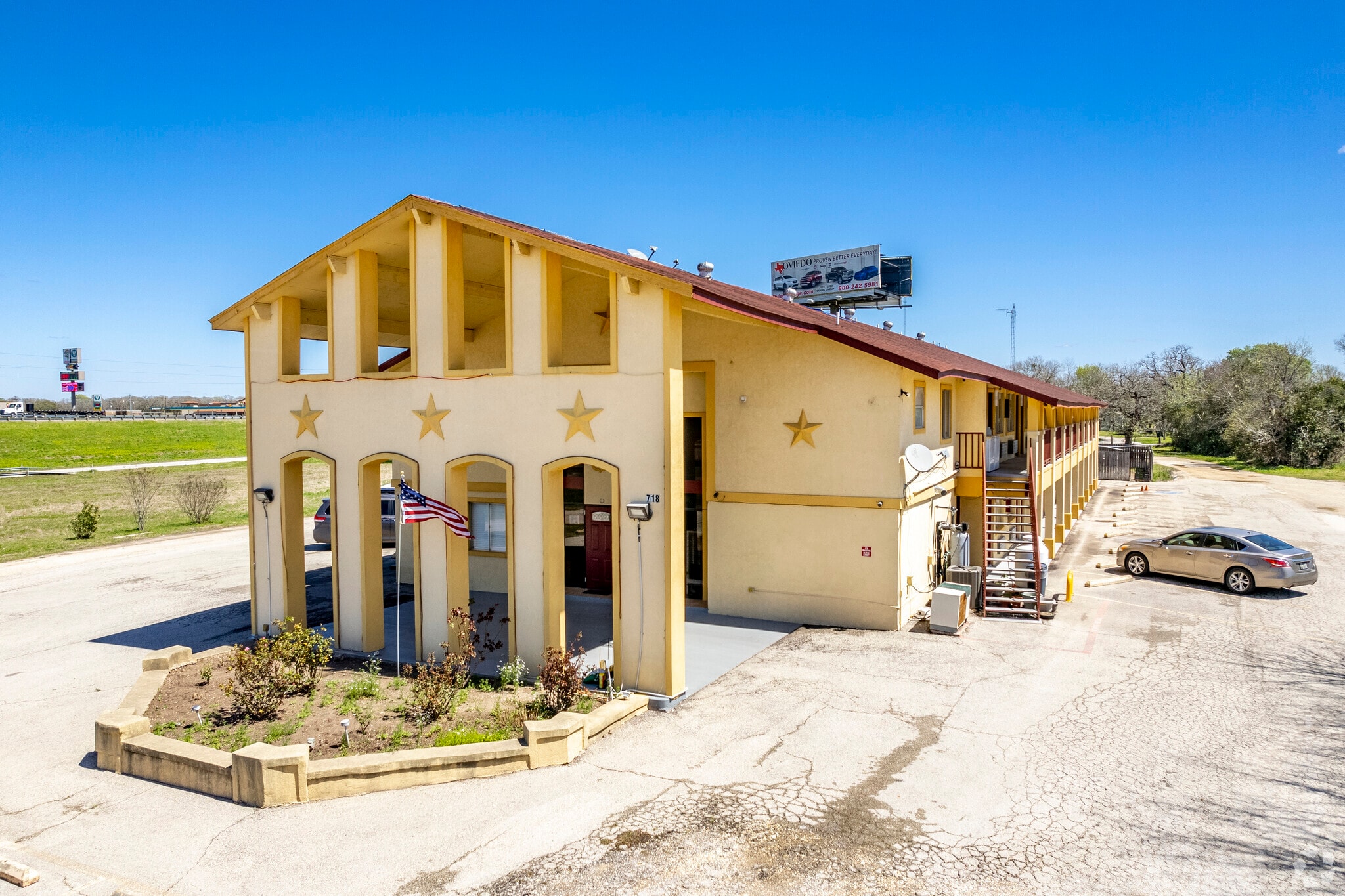 718-720 N La Grange St, Flatonia, TX for Sale