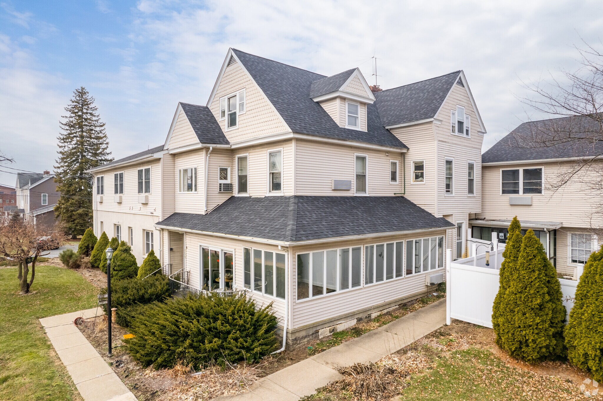 659 Broad St, Emmaus, PA for Sale