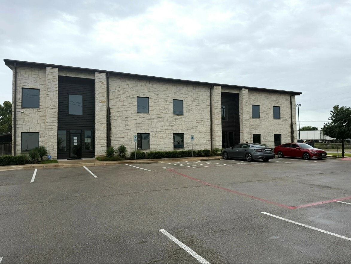 1212 Chisholm Trail Rd, Round Rock, TX for Rent