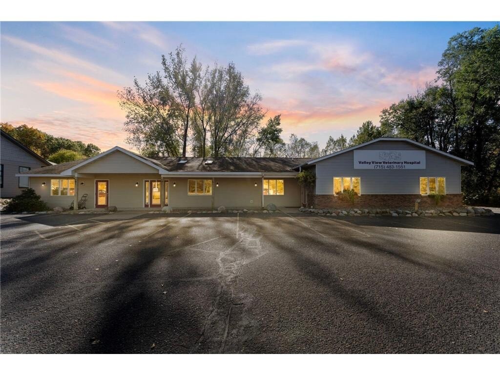 821 Us-8, Saint Croix Falls, WI for Sale