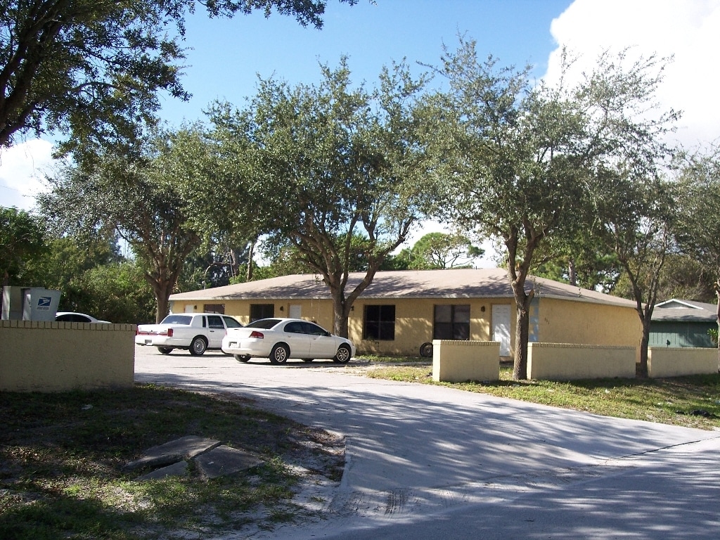 801-807 King Orange Ave, Fort Pierce, FL for Sale