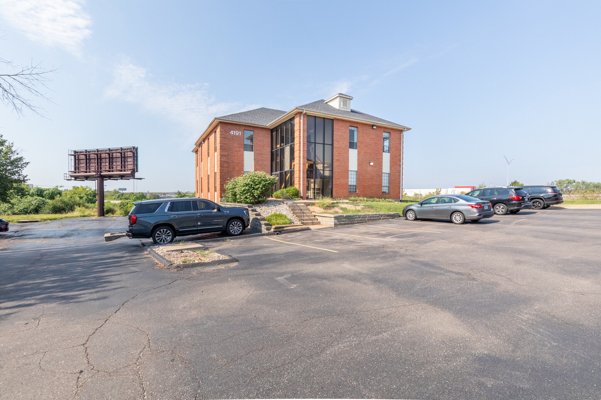 4191 Crescent Dr, Saint Louis, MO for Rent