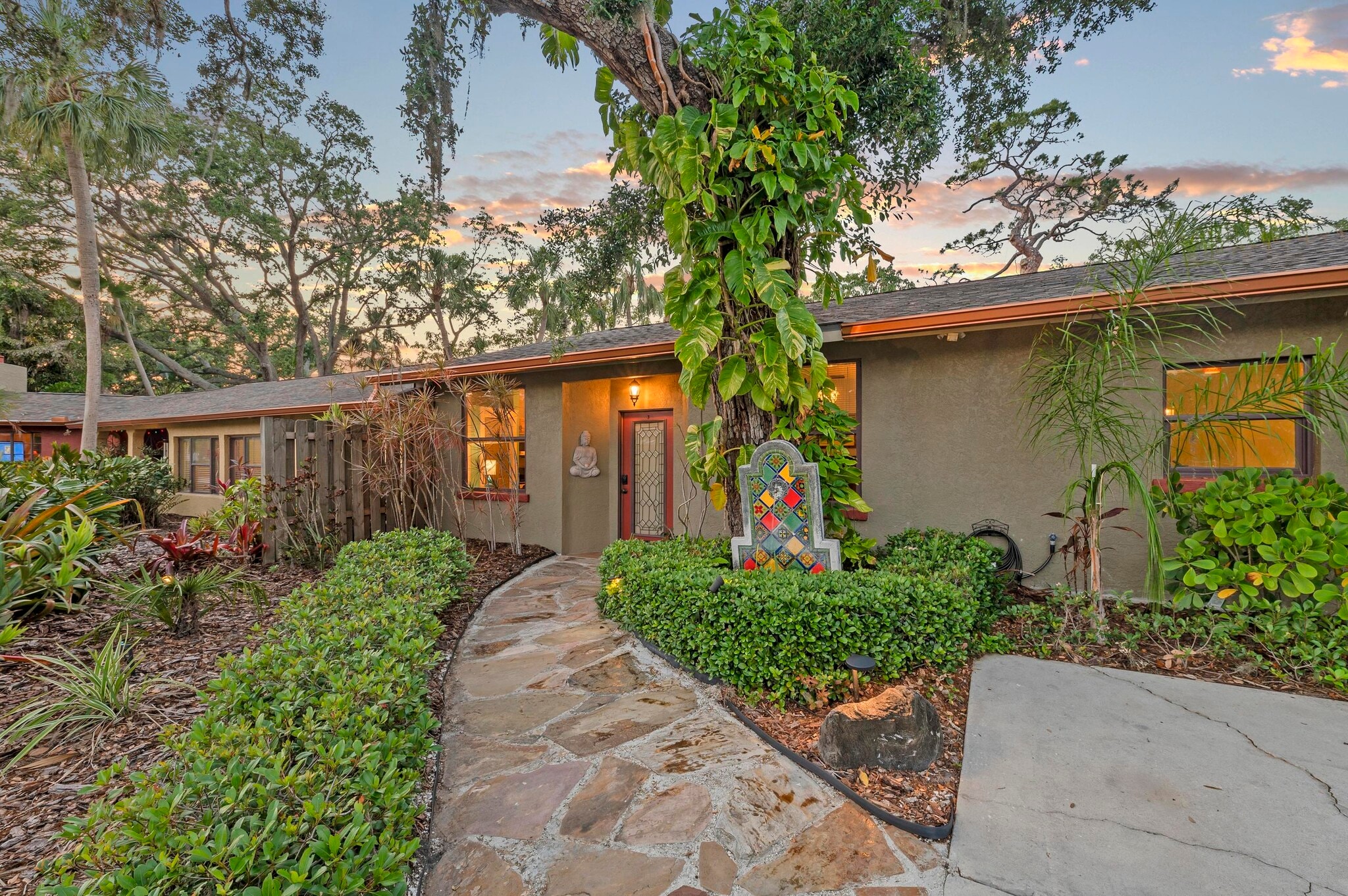 941 Virginia Dr, Sarasota, FL for Sale