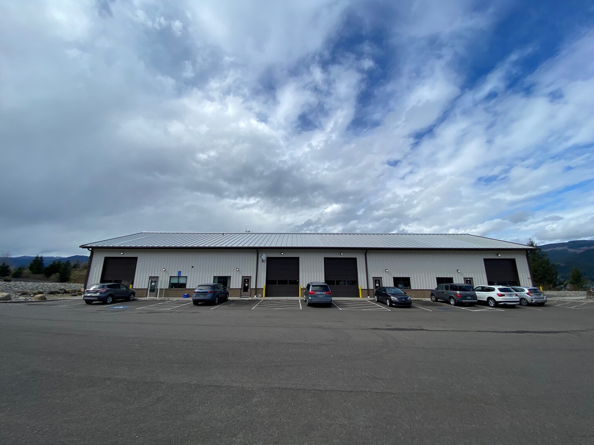 180 NE Herman Creek Ln Cascade Locks, OR 97014 Industrial Property