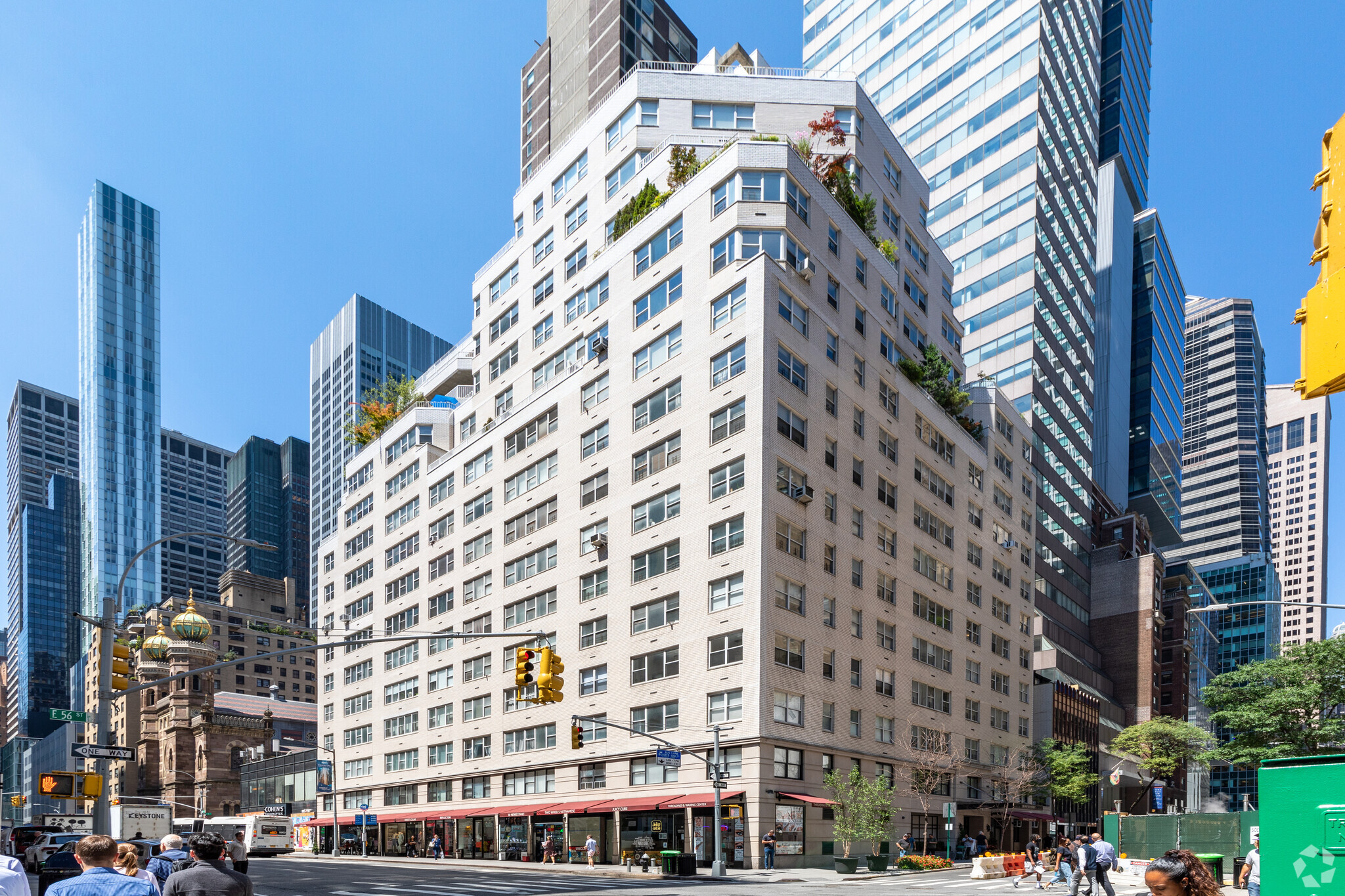 668 Lexington Ave, New York, NY for Rent