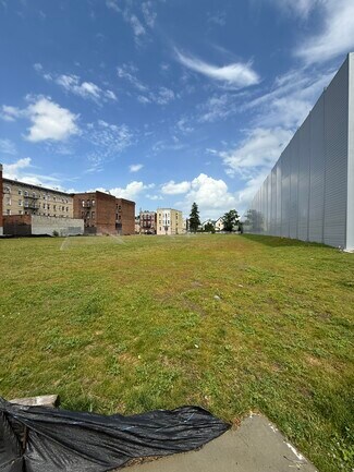 Passaic, NJ Commercial Land - 122 8th St