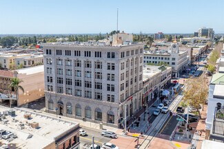 Santa Ana, CA undefined - 106 W 4th St