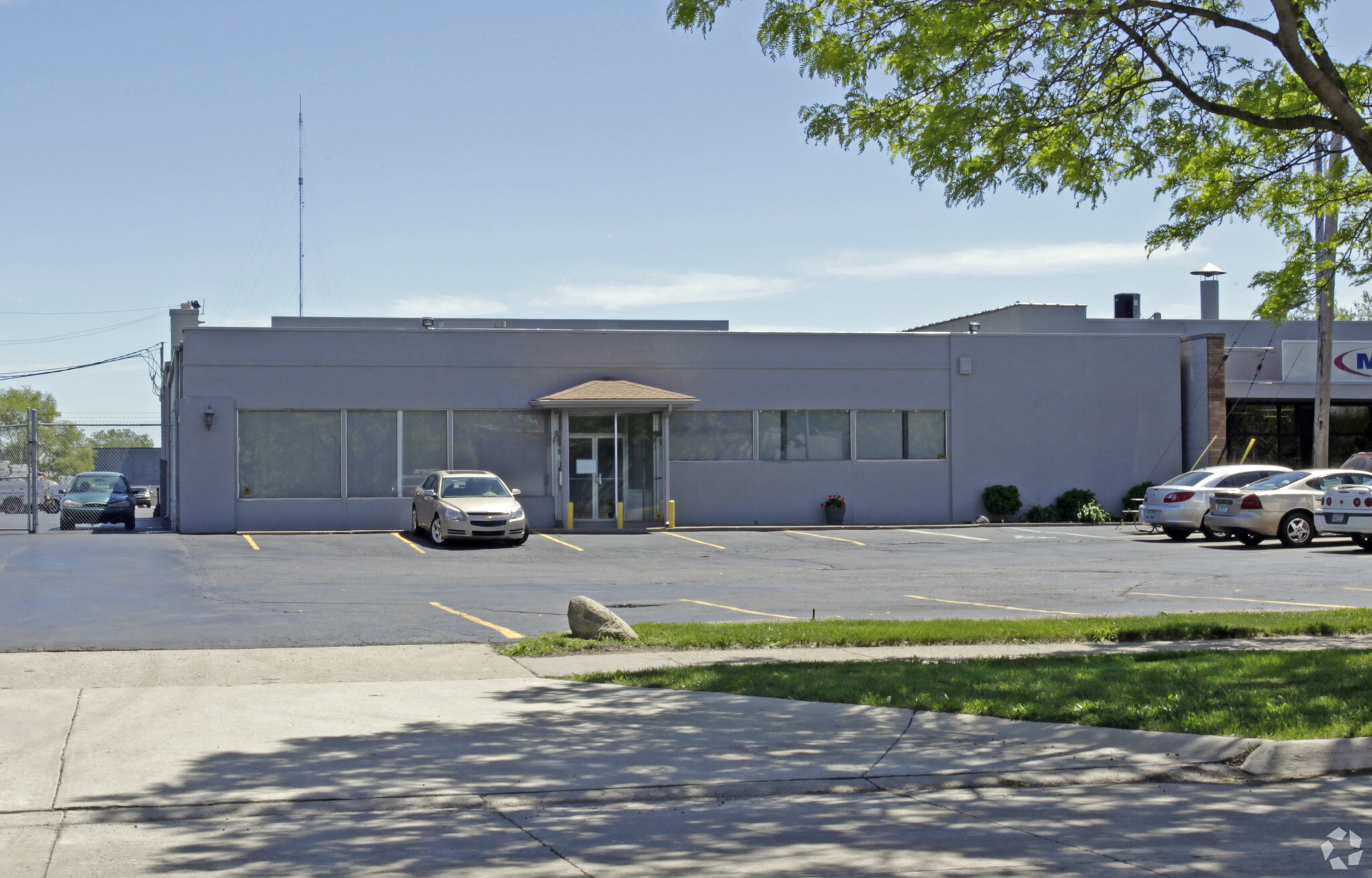 21760 Coolidge Hwy, Oak Park, MI for Rent