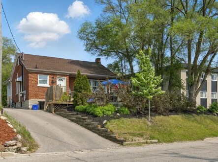 839 Stirling Av S, Kitchener, ON for Sale