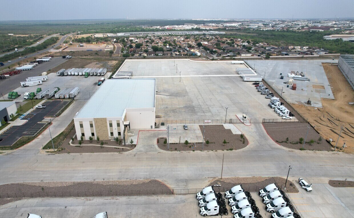 127 Blue Ridge Pky, Laredo, TX for Rent