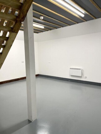 London, LND Office - 70-72 Markfield Rd
