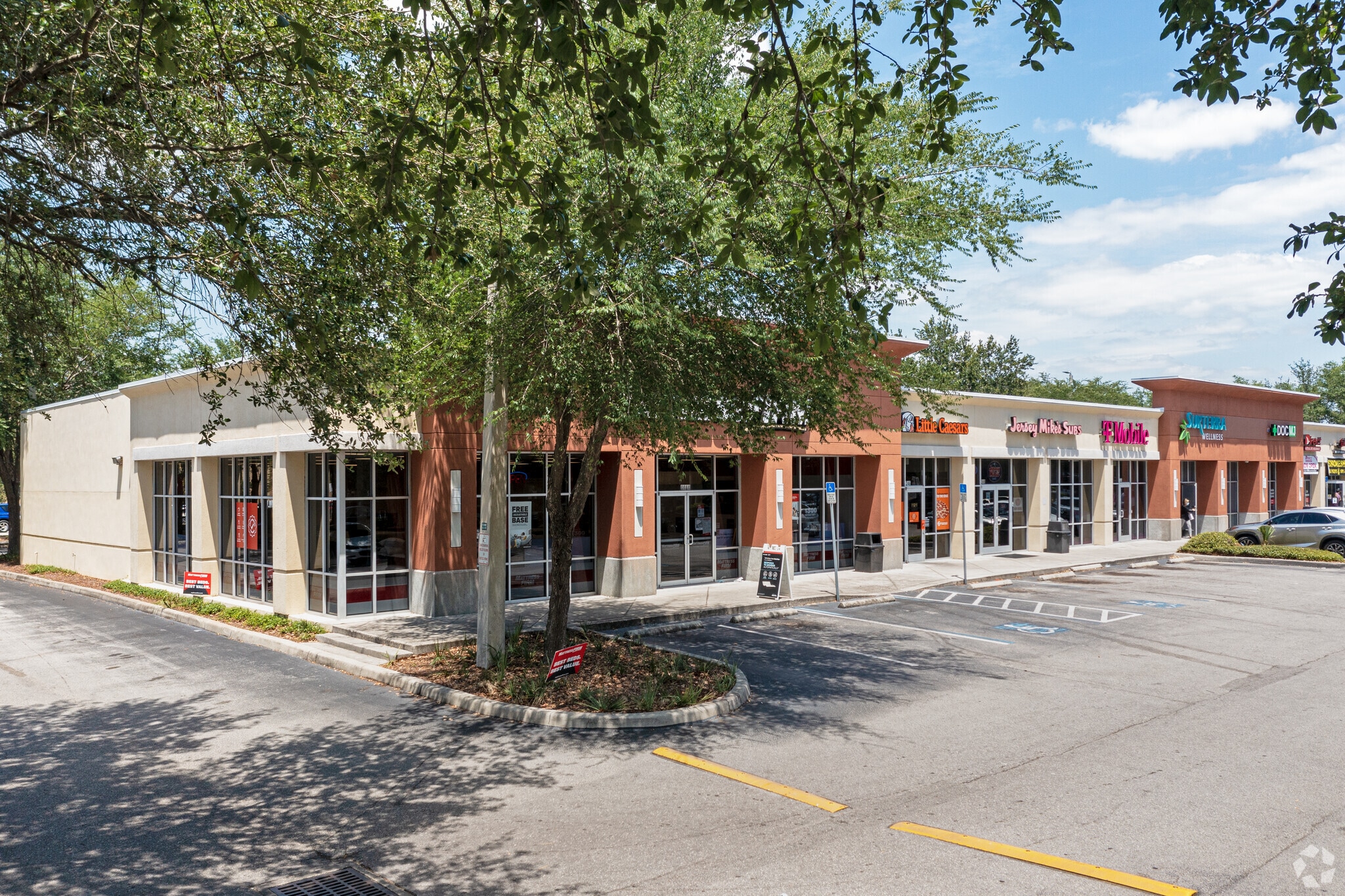 1240-1270 E Brandon Blvd, Brandon, FL for Rent