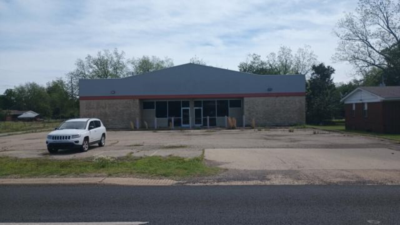 820 N Main St, Brinkley, AR for Sale