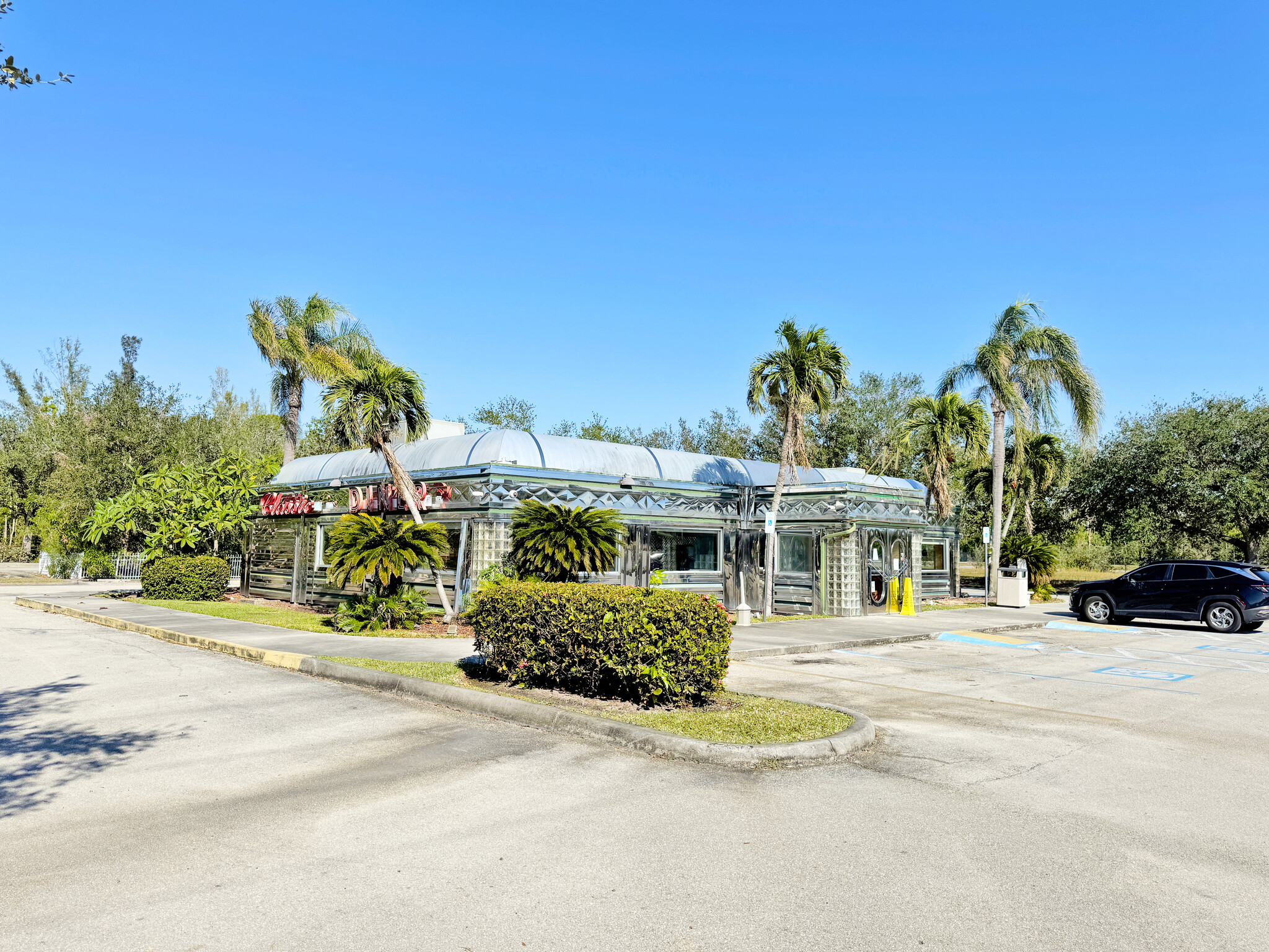 8031 Summerlin Center Dr, Fort Myers, FL for Sale