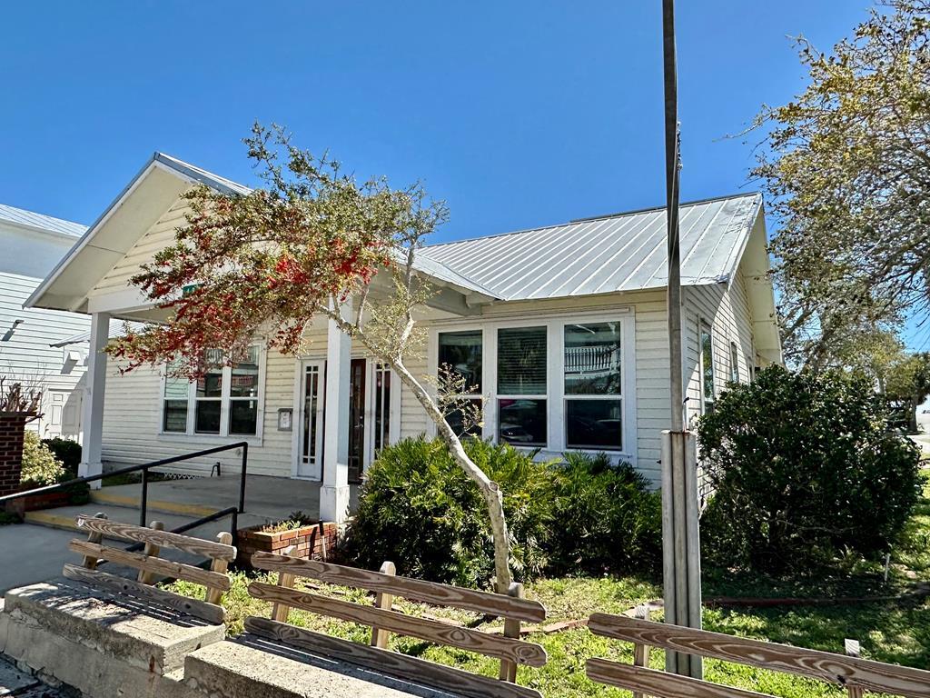 490 2nd St, Cedar Key, FL for Sale