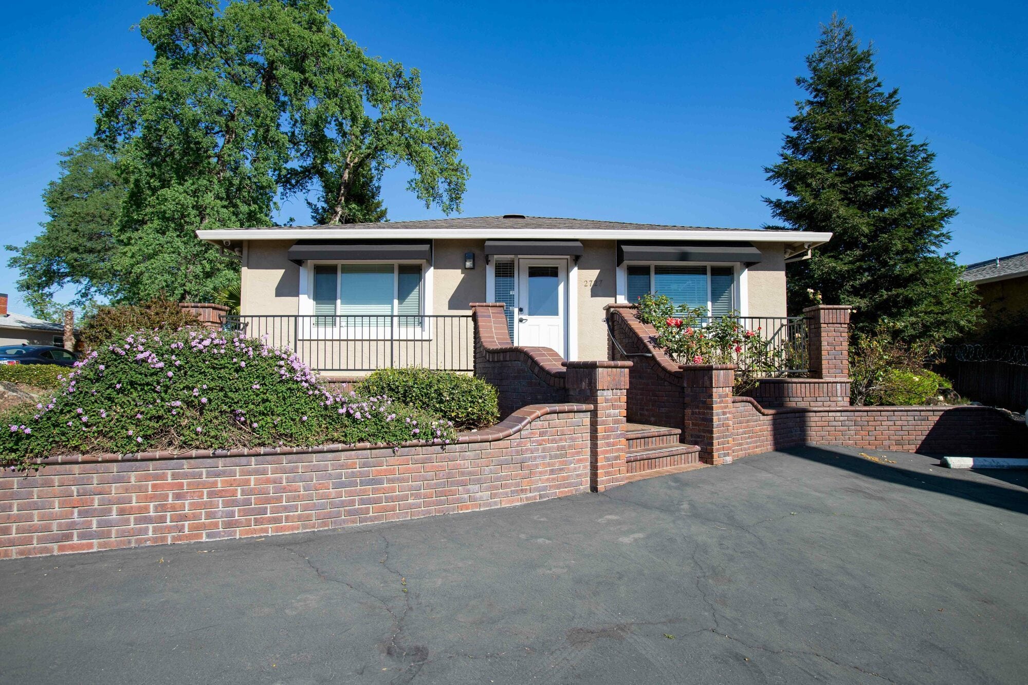 2727 Bechelli Ln, Redding, CA for Sale